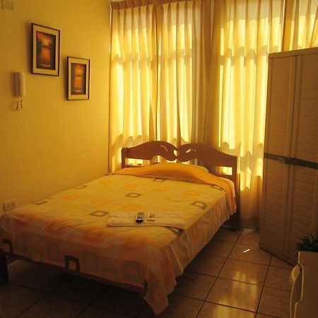 Hotel Residencia Casa Linda Iquitos Exterior foto